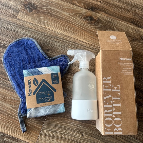 Norwex Blue Window Cloth, Dust Mitt, and Forever Bottle Set - Picture 1 of 1
